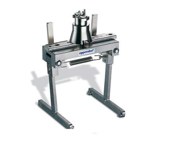 epMotion® Dispensing tools, Gripper, incl. holder, for transporting plates on the worktable and automatic operation of the vacuum manifold, additionally order Gripper Tower 5075 751 895 for 5073 with SN > 6000